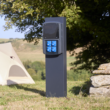 Borne de camping 4 prises CEE 10A avec protection par disjoncteur différentiel